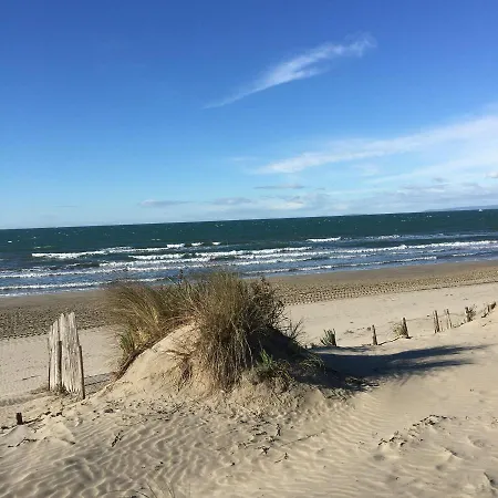 Vue Port, Belle Terrasse, Piscine