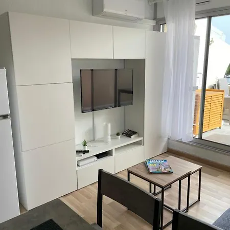 Vue Port, Belle Terrasse, Piscine *